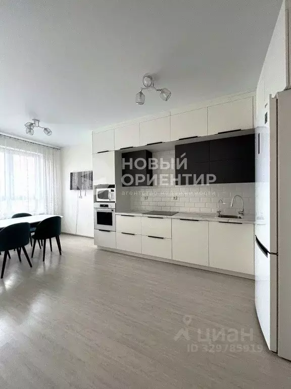 3-к кв. Свердловская область, Екатеринбург ул. Расковой, 8 (80.9 м) - Фото 1