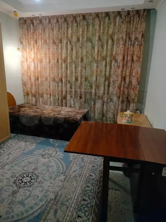 Комната 15 м в 3-к., 1/3 эт. - Фото 1