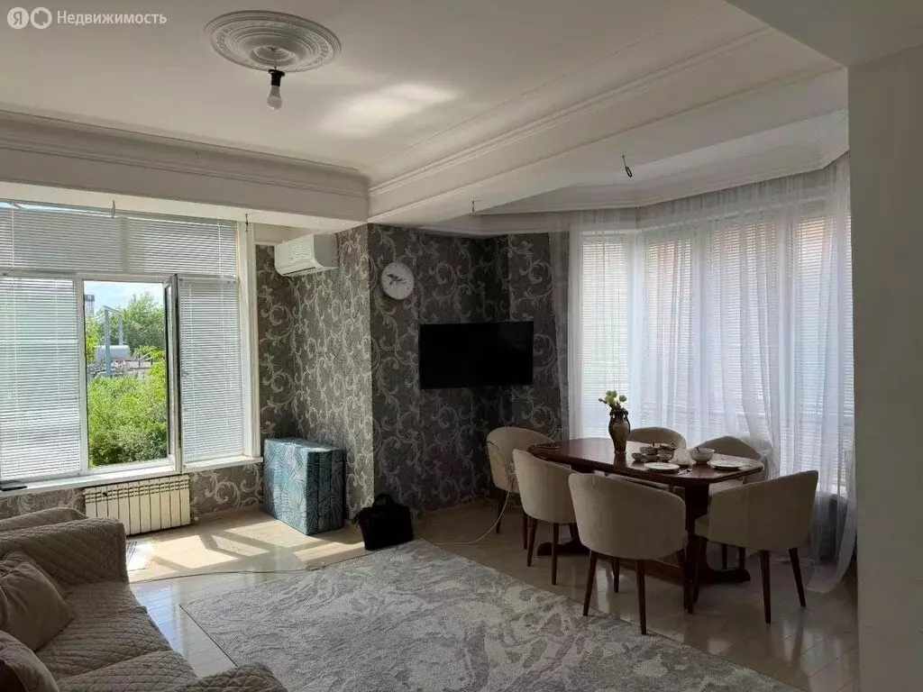 3-комнатная квартира: Махачкала, Газопроводная улица, 16 (90 м) - Фото 1