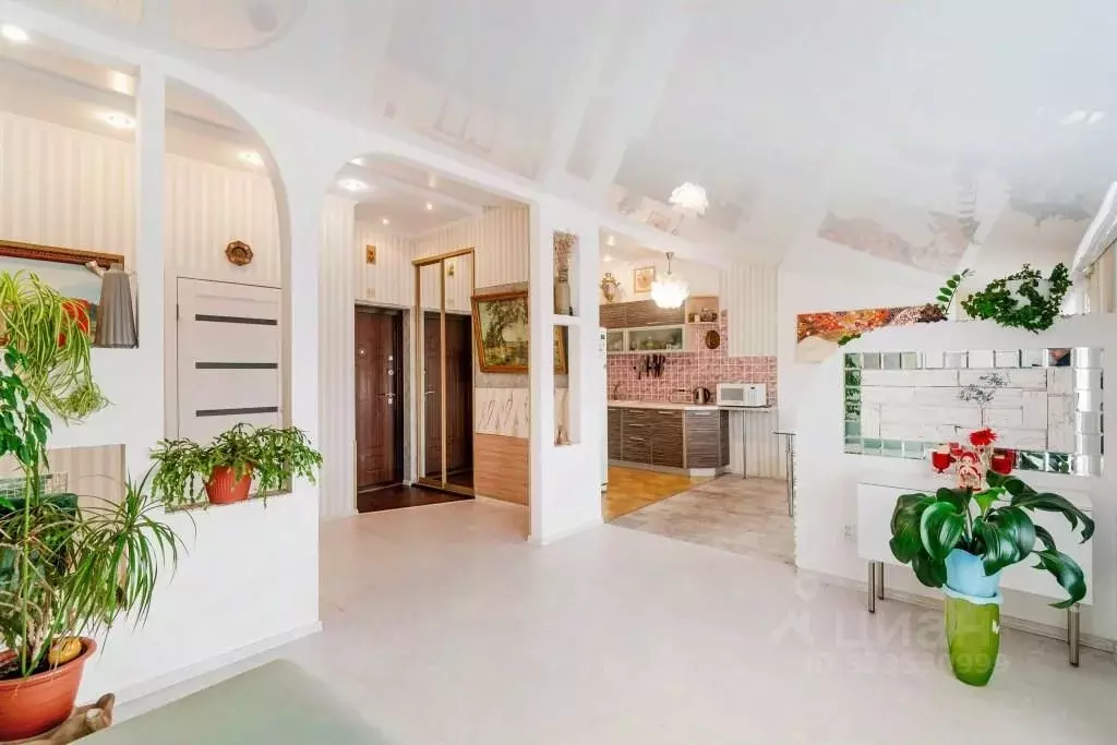 3-к кв. Омская область, Омск Транссибирская ул., 6 (70.1 м) - Фото 1