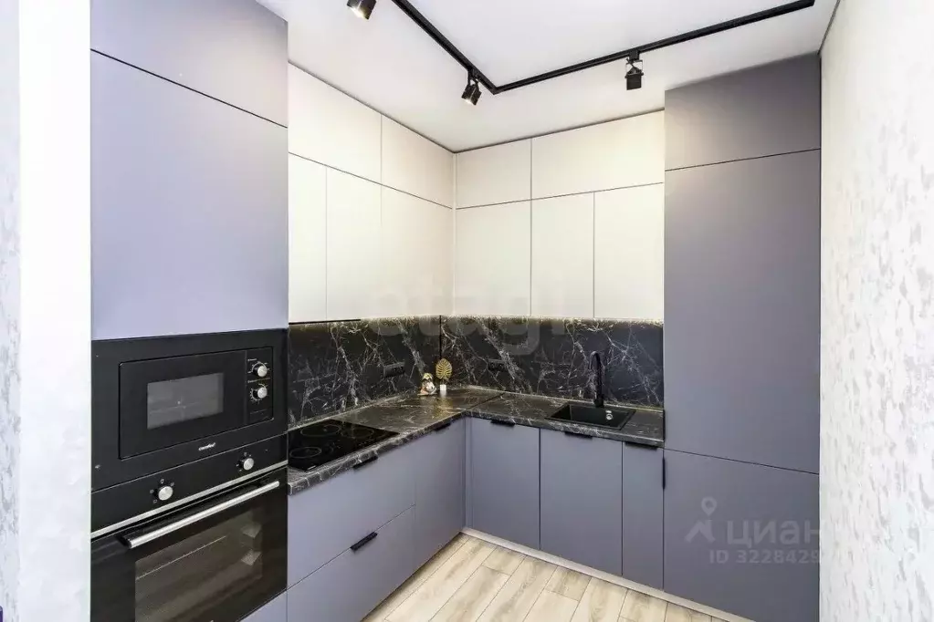 1-к кв. Тюменская область, Тюмень Новгородская ул., 20 (38.6 м) - Фото 1