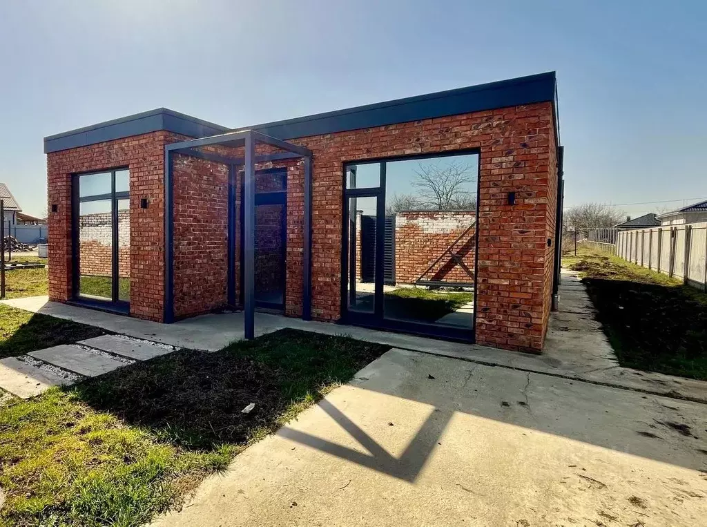 Коттедж в Адыгея, Тахтамукайский район, Старобжегокай аул ул. ... - Фото 1