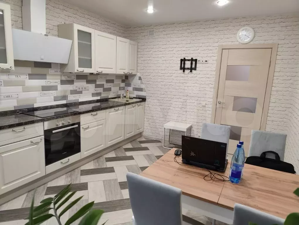 2-к. квартира, 70 м, 8/25 эт. - Фото 1