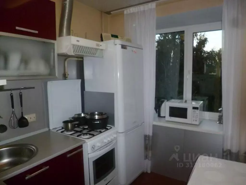 2-к кв. Свердловская область, Екатеринбург ул. Карла Маркса, 60 (48.0 ... - Фото 1