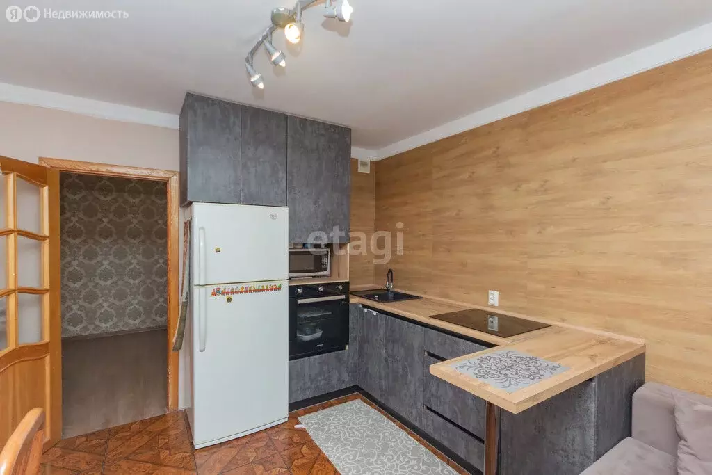 3-комнатная квартира: Тюмень, улица Московский Тракт, 167 (86.3 м) - Фото 2