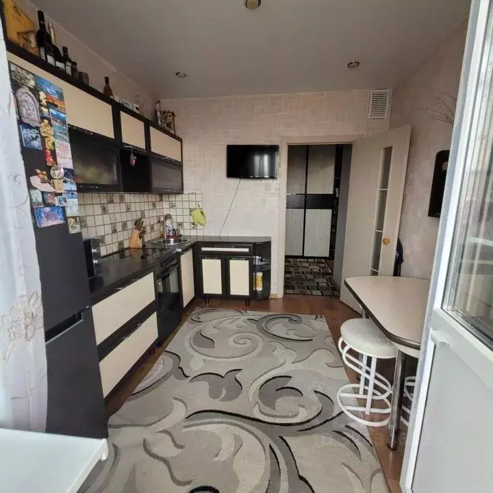 2-к кв. Красноярский край, Красноярск ул. Чернышевского, 118 (53.0 м) - Фото 1