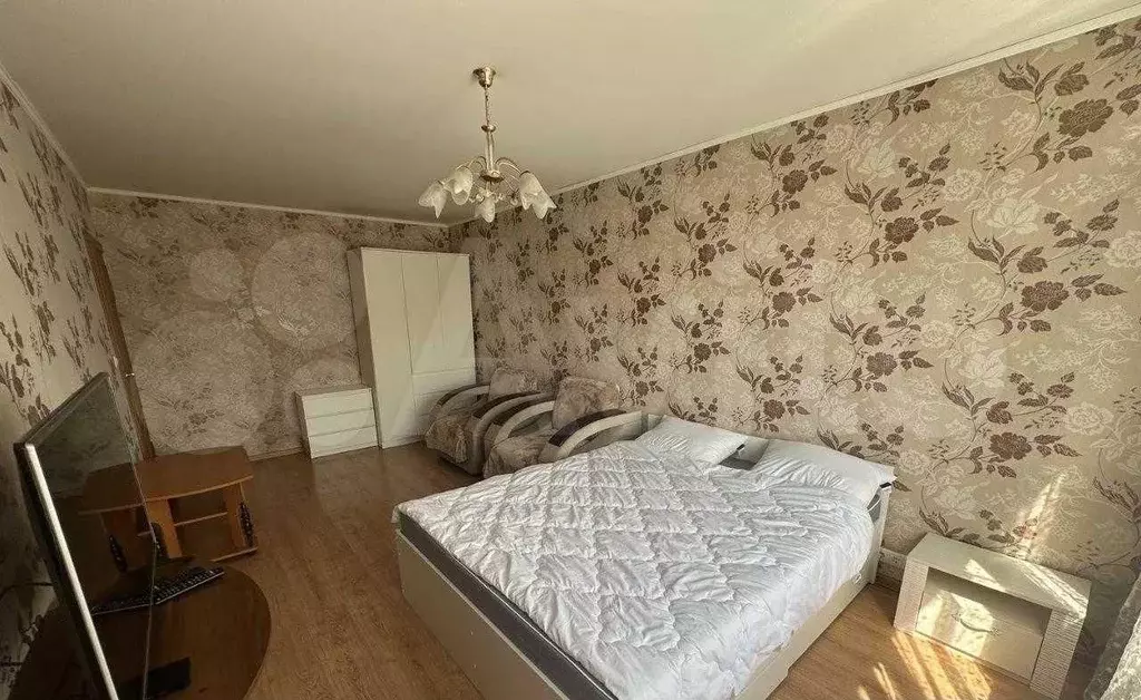 1-к. квартира, 35 м, 4/9 эт. - Фото 1
