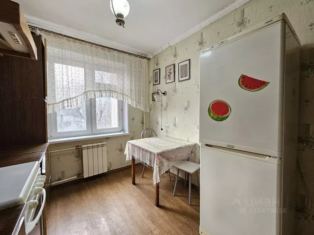 3-к кв. Челябинская область, Челябинск ул. Калмыкова, 19Б (66.0 м) - Фото 0