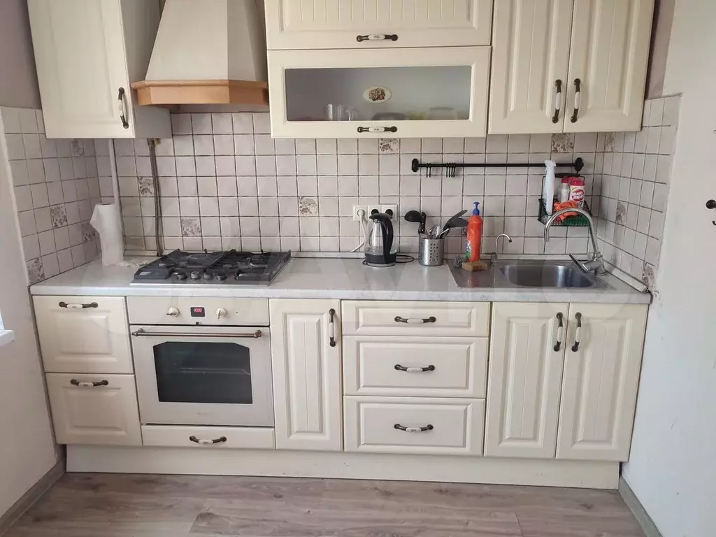 1-к. квартира, 40 м, 9/10 эт. - Фото 0