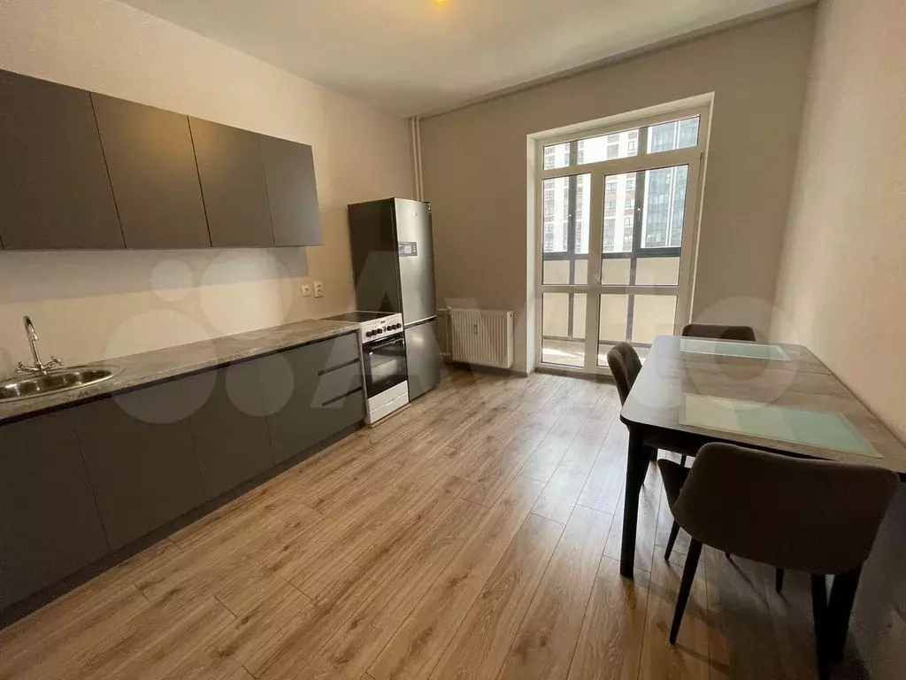 2-к. квартира, 60 м, 4/17 эт. - Фото 0
