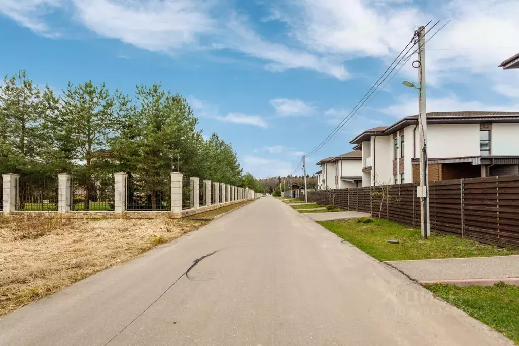 Участок в Московская область, Истра муниципальный округ, д. Падиково ... - Фото 2