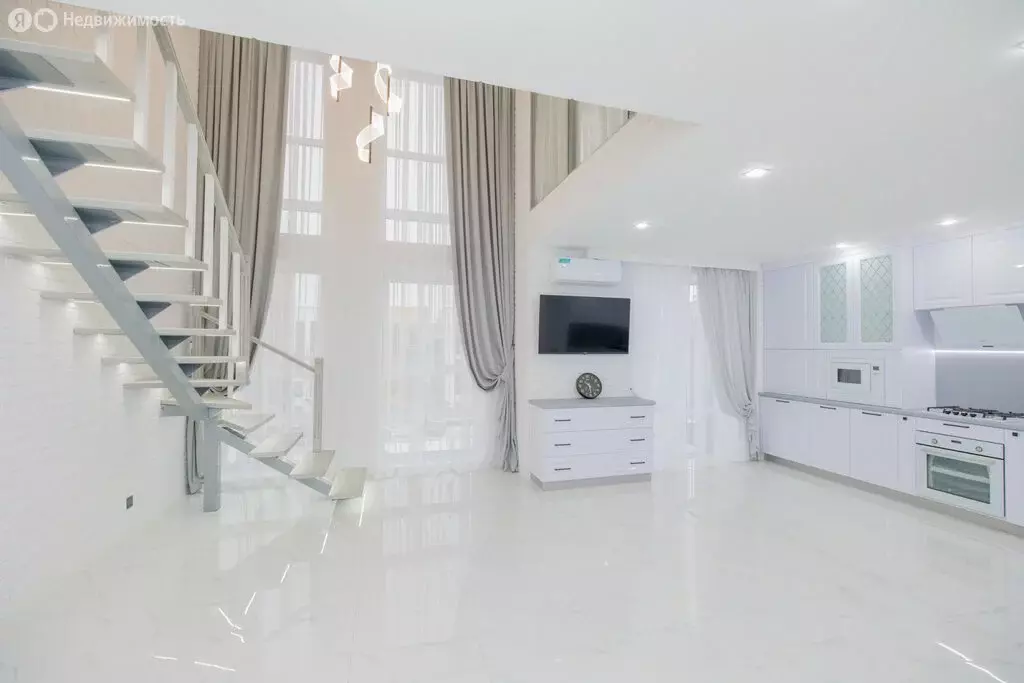 4-комнатная квартира: посёлок Пригородный, Звёздный проспект, 2Б ... - Фото 1