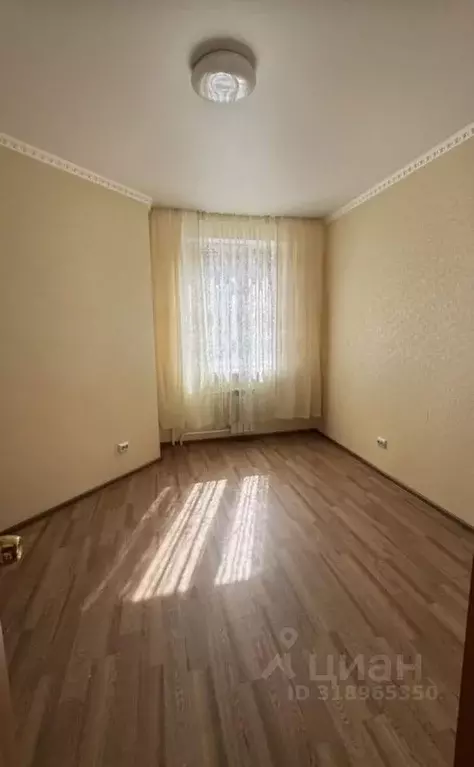 3-к кв. Оренбургская область, Оренбург Салмышская ул., 47/1 (80.0 м) - Фото 1