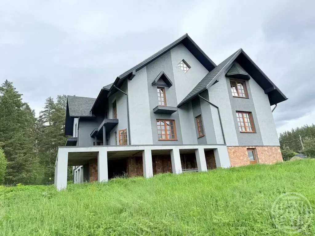Дом в Ленинградская область, Выборгский район, Рощинское городское ... - Фото 0