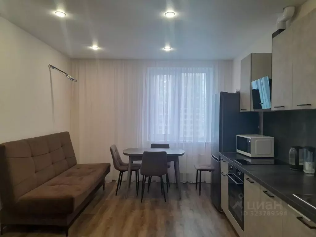 2-к кв. Тюменская область, Тюмень Харьковская ул., 72А (60.0 м) - Фото 1