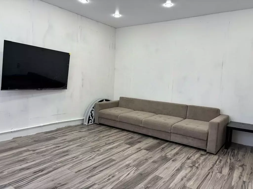 Дом в Омская область, Омск ул. П.В. Кучумова (149 м) - Фото 2