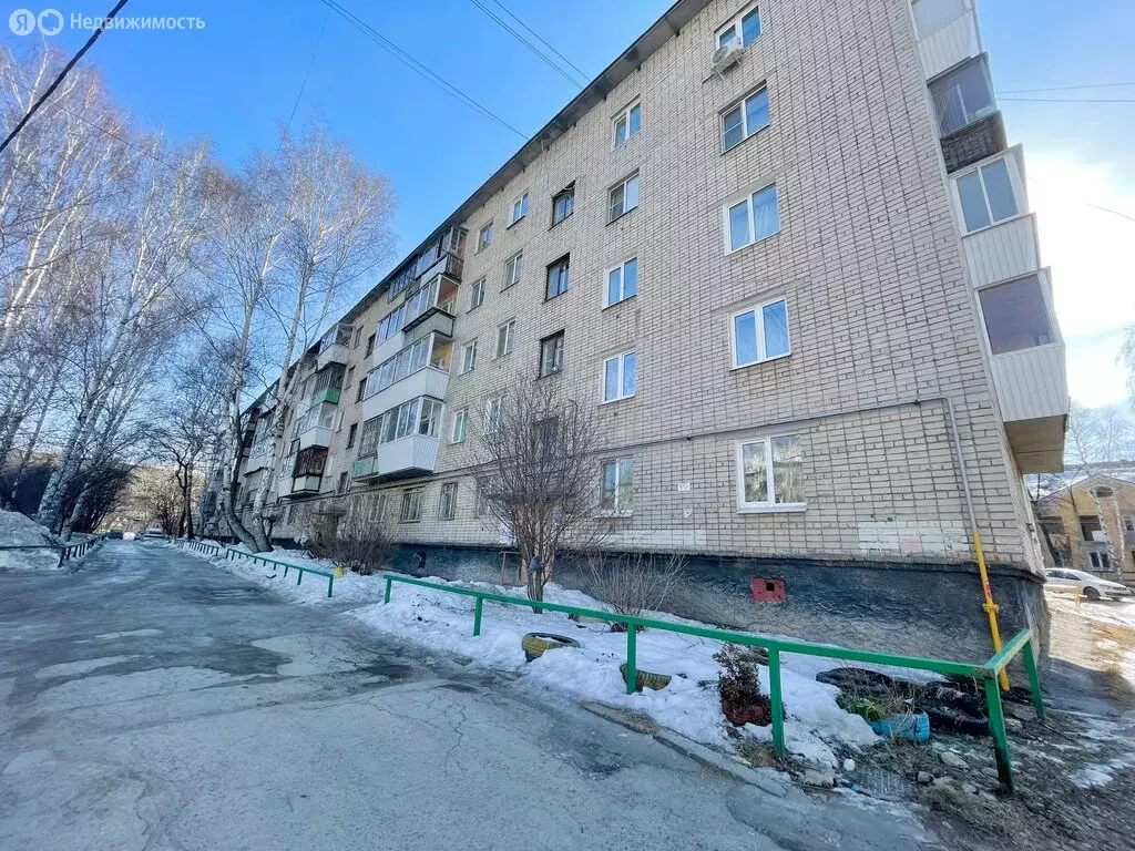 3-комнатная квартира: Екатеринбург, улица Старых Большевиков, 37Б (62 ... - Фото 0