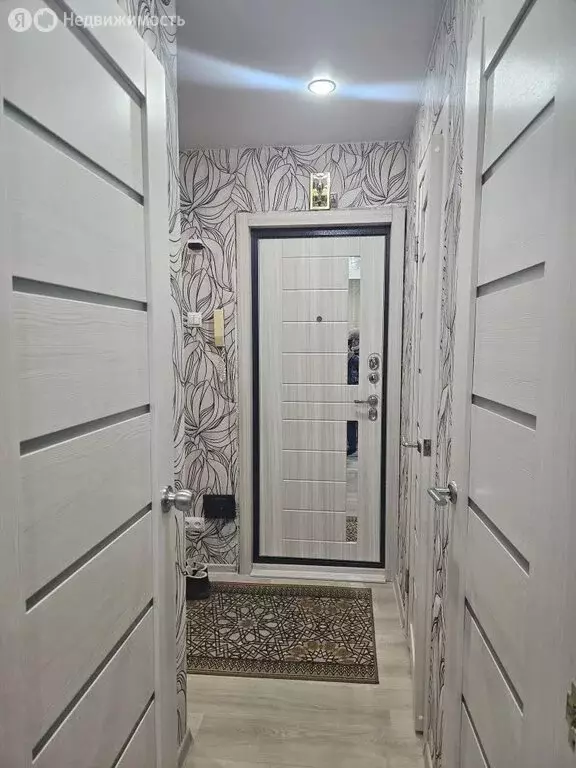 3-комнатная квартира: посёлок городского типа Молочный, улица ... - Фото 2