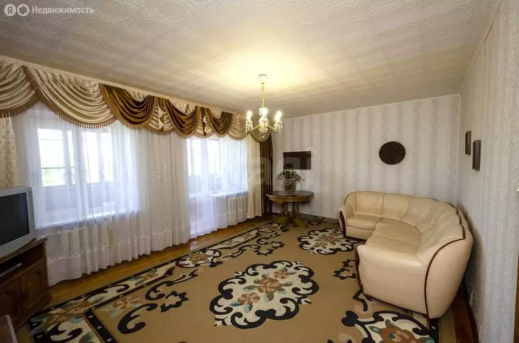 3-комнатная квартира: посёлок городского типа Новозавидовский, ... - Фото 1