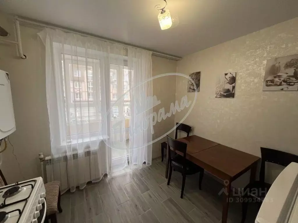 2-к кв. Калужская область, Калуга ул. Бориса Литвинчука, 10 (55.0 м) - Фото 0
