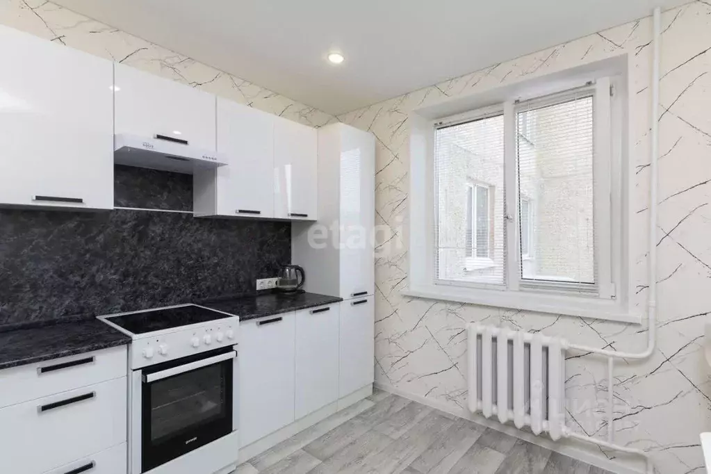 4-к кв. Тюменская область, Тюмень ул. Домостроителей, 16 (80.8 м) - Фото 1