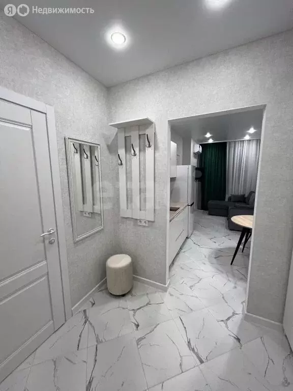 1-комнатная квартира: Тюмень, улица Менжинского, 60 (28 м) - Фото 1