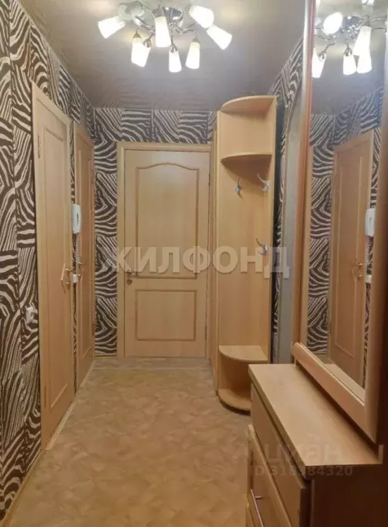 3-к кв. Новосибирская область, Новосибирск ул. Доватора, 33/1 (57.7 м) - Фото 1