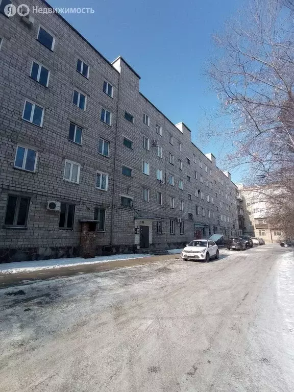 3-комнатная квартира: Абакан, улица Пушкина, 155 (57.5 м) - Фото 1