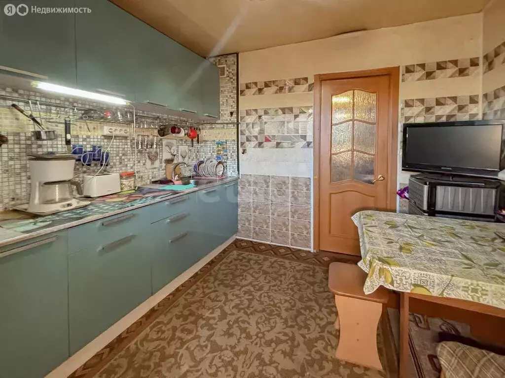 4-комнатная квартира: Псков, Западная улица, 18 (82.8 м) - Фото 1