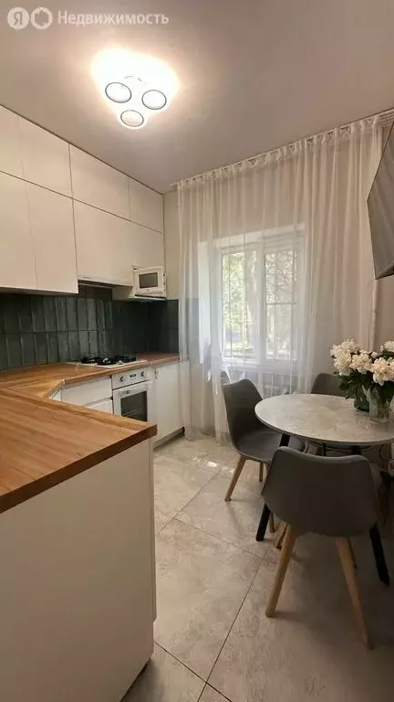 2-комнатная квартира: Астрахань, улица Богдана Хмельницкого, 4к1 (43 ... - Фото 1