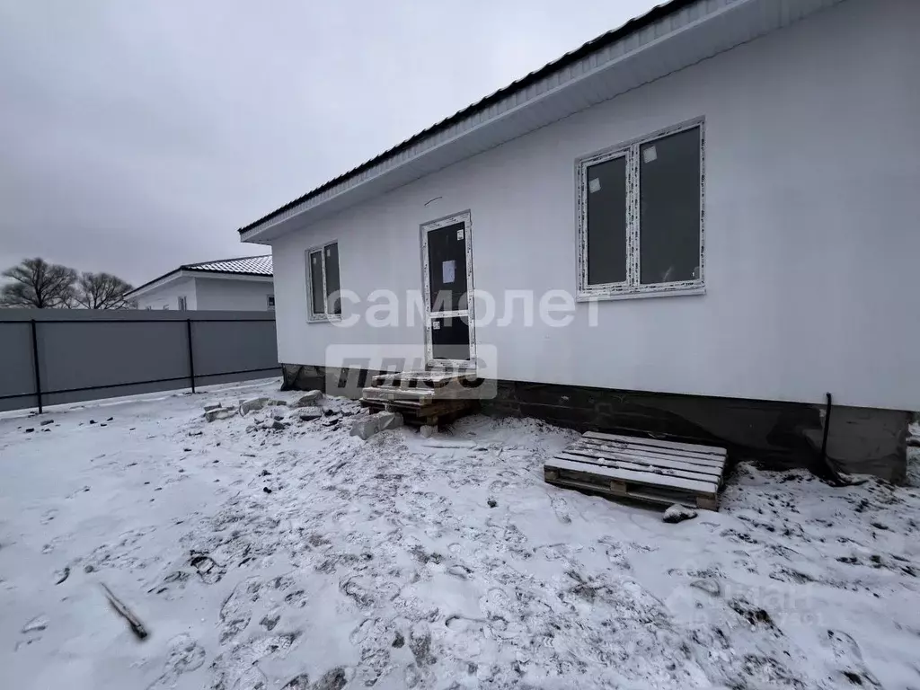 Дом в Курская область, Курский район, Моковский сельсовет, д. 1-я ... - Фото 0