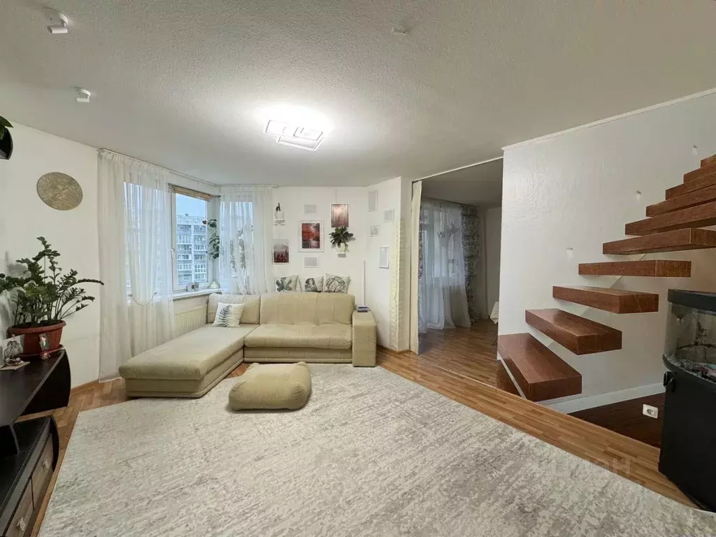 2-к кв. Свердловская область, Екатеринбург ул. Уральская, 75 (70.0 м) - Фото 2