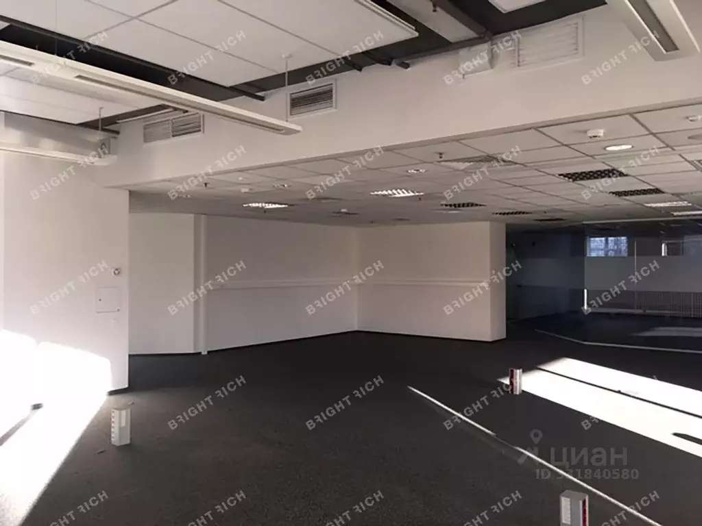 Офис в Москва ул. Двинцев, 12к1А (903 м) - Фото 1