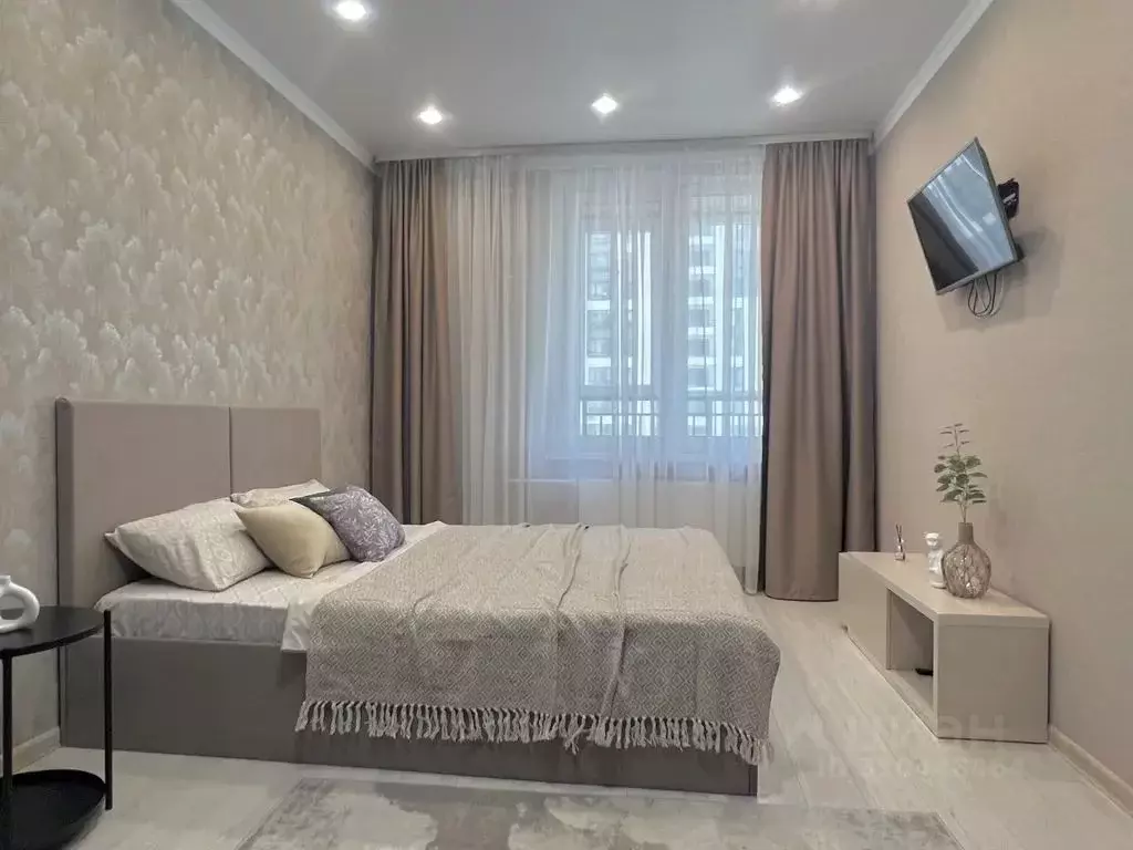 1-к кв. Тюменская область, Тюмень ул. Александра Протозанова, 4 (37.0 ... - Фото 1