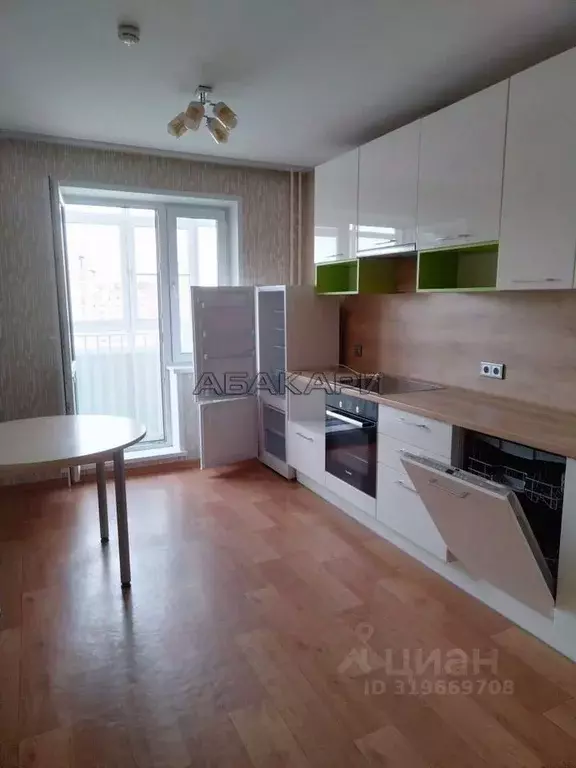 2-к кв. Красноярский край, Красноярск ул. Чернышевского, 118А (65.0 м) - Фото 0