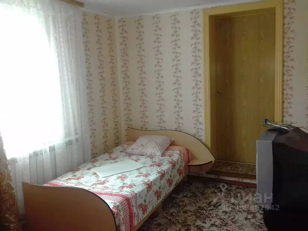 Дом в Воронежская область, Богучар Дорожный пер., 9 (30 м) - Фото 1