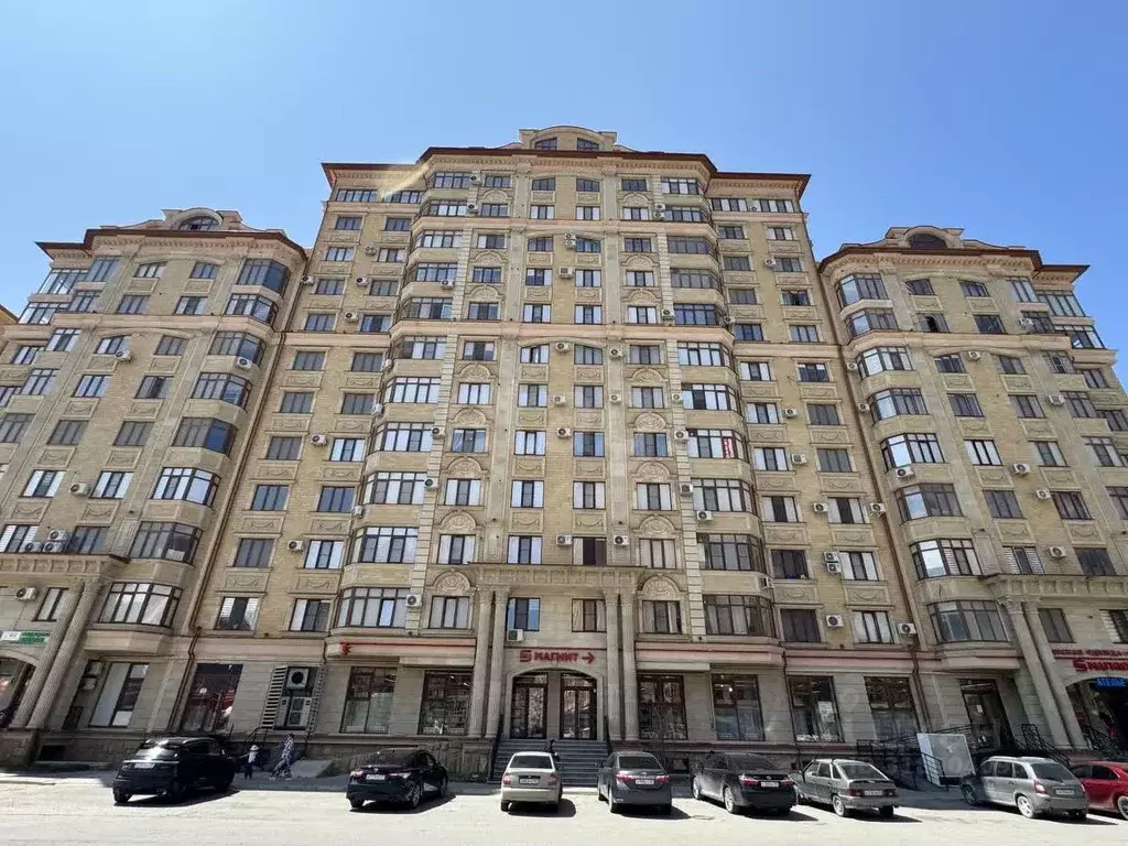 2-к кв. Дагестан, Каспийск ул. Молодежная, 8 (88.0 м) - Фото 0