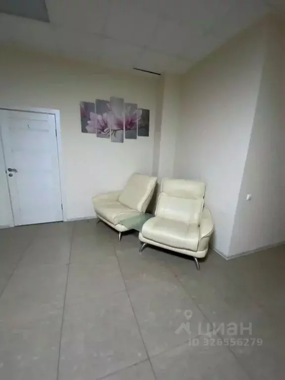 Офис в Краснодарский край, Армавир ул. Халтурина, 109 (18 м) - Фото 1