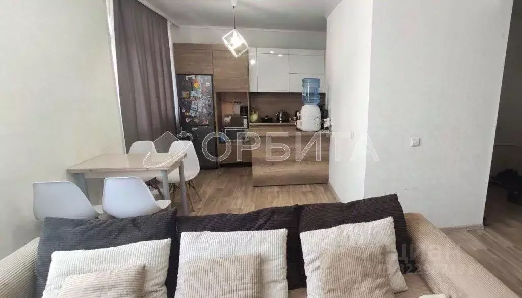 2-к кв. Тюменская область, Тюмень ул. Тимофея Чаркова, 79 (74.9 м) - Фото 1