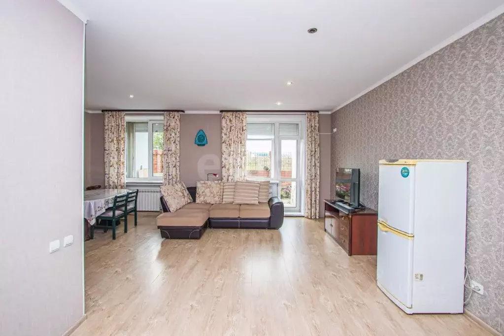 4-к кв. Бурятия, Улан-Удэ 102-й мкр, ул. Ринчино, 25 (134.8 м) - Фото 1