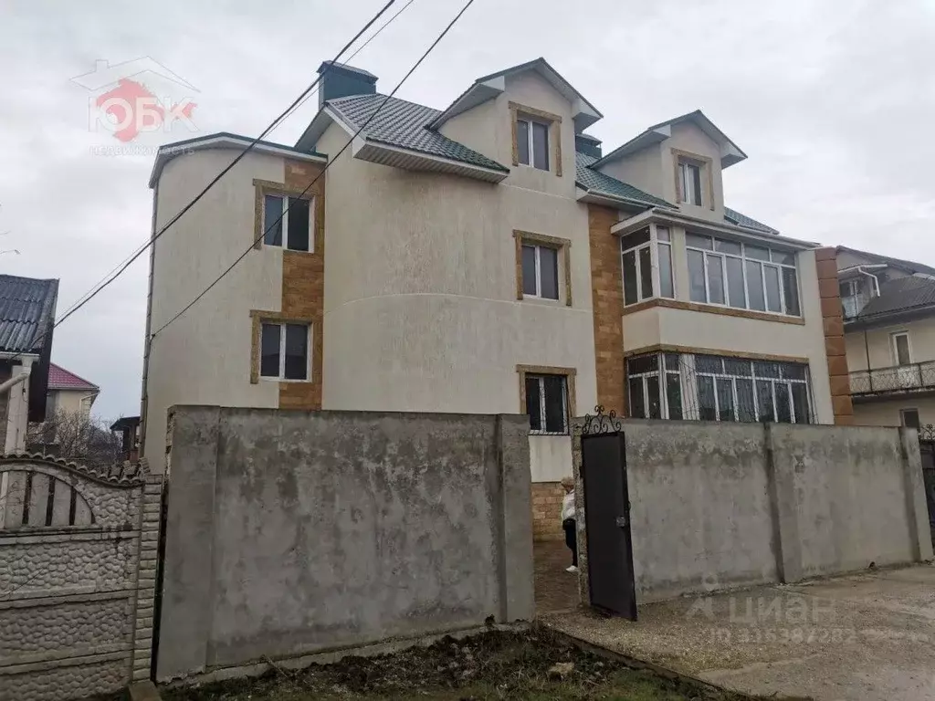 Дом в Крым, Евпатория ул. Майская, 11 (600 м) - Фото 1