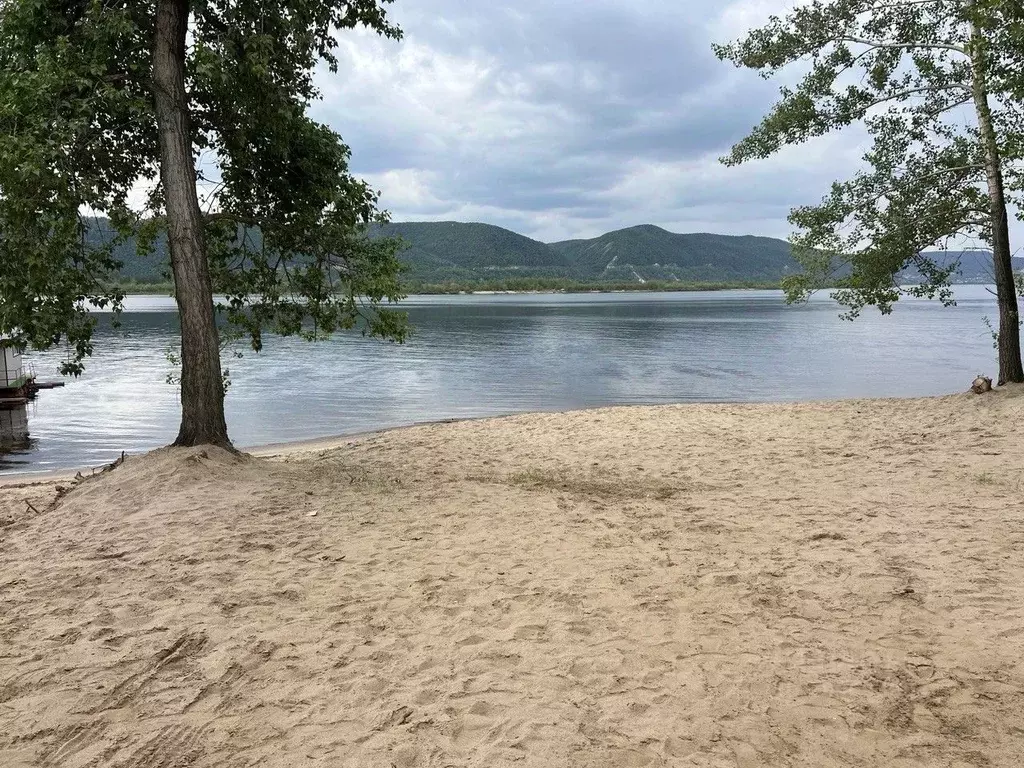 Дом в Самарская область, Самара База отдыха Бережок тер., 16 (100 м) - Фото 1