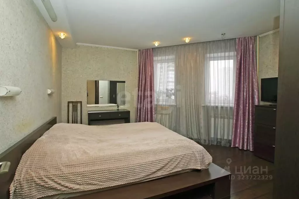 3-к кв. Омская область, Омск ул. Масленникова, 203/1 (110.7 м) - Фото 0