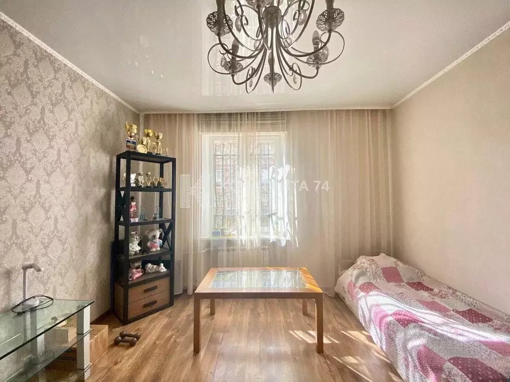 3-к кв. Челябинская область, Челябинск ул. Сталеваров, 36А (65.4 м) - Фото 0