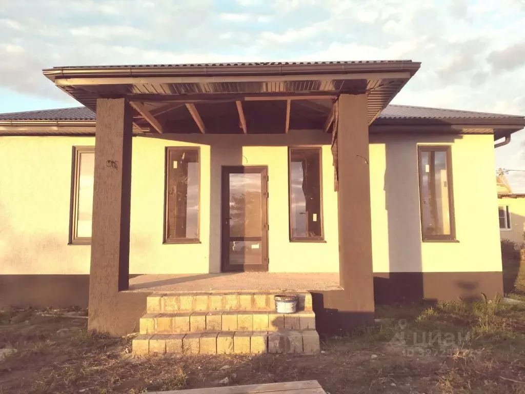 Дом в Краснодарский край, Темрюк Труженик СНТ, ул. Весенняя, 32 (96 м) - Фото 1