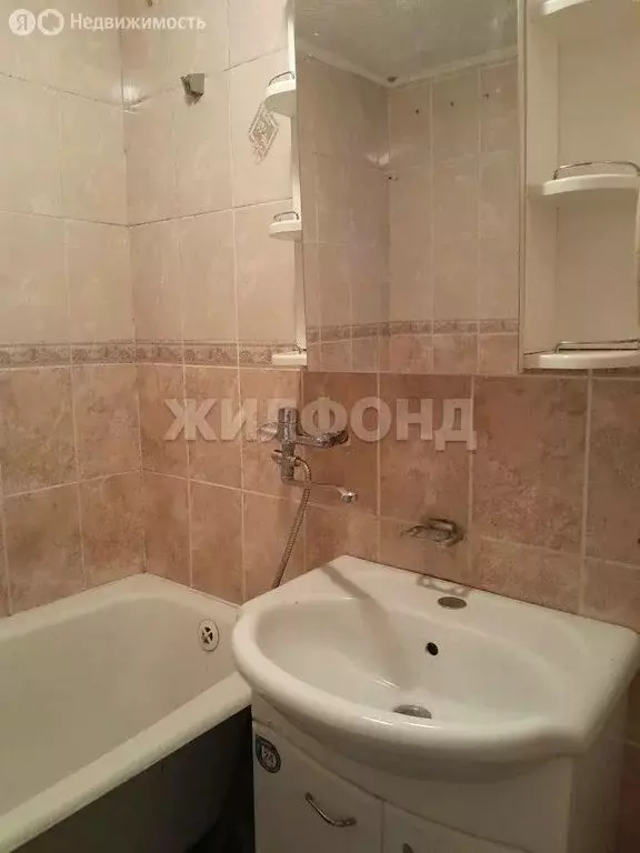 3-комнатная квартира: Искитимский район, городское поселение Линёво, ... - Фото 1