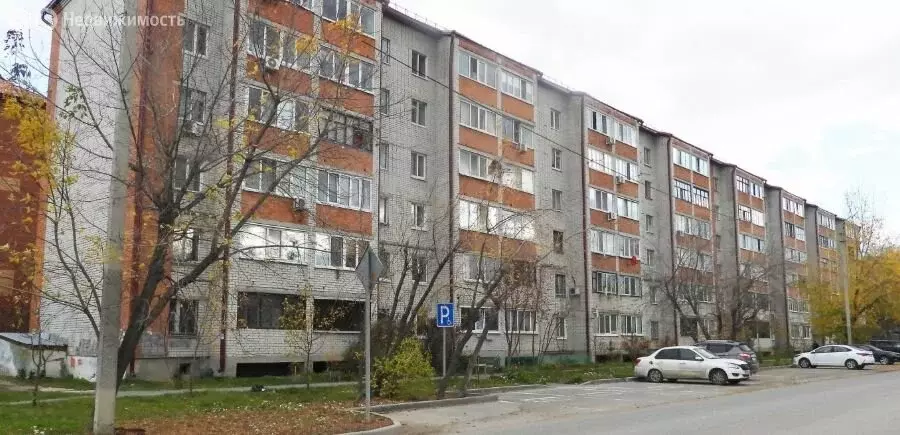 2-комнатная квартира: Тюмень, микрорайон Тарманы, улица Малышева, 18 ... - Фото 2