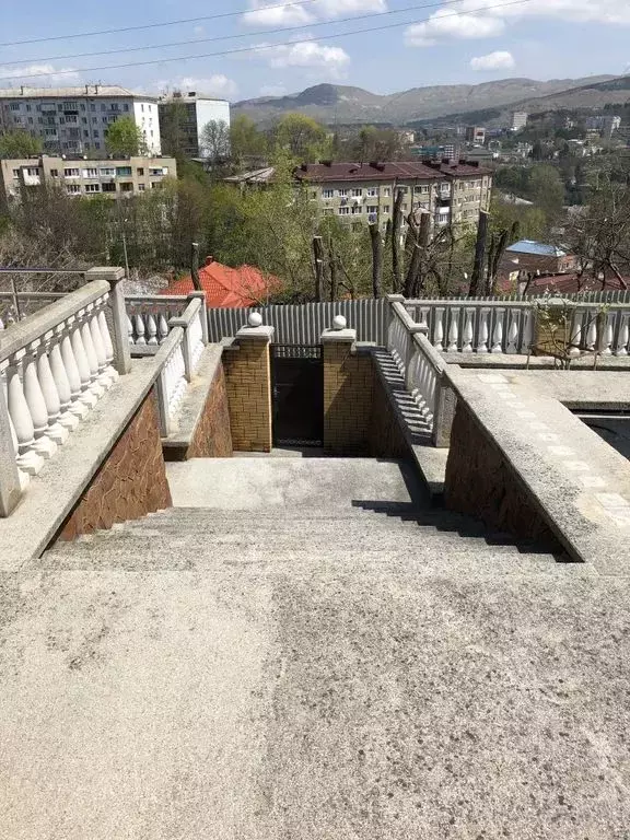 Дом в Ставропольский край, Кисловодск Кавказская ул., 14 (70 м) - Фото 2