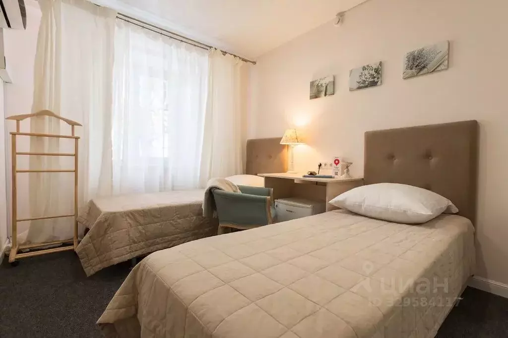 Комната Пермский край, Пермь ул. Газеты Звезда, 8 - Фото 1