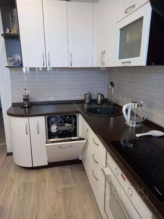 3-к кв. Тюменская область, Тюмень ул. Казачьи луга, 12 (70.0 м) - Фото 0